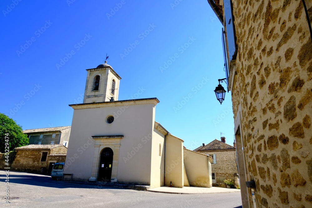 Fototapeta premium chapelle saint pierre colonelle drôme