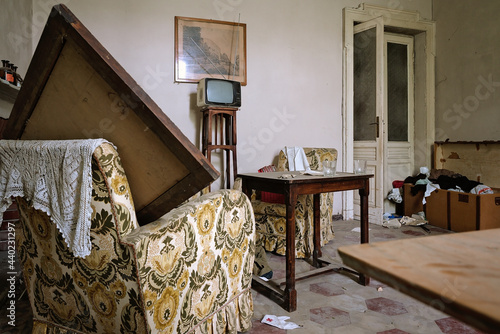 Wallpaper Mural Urbex Italia Abbandonato Codevilla Torontodigital.ca