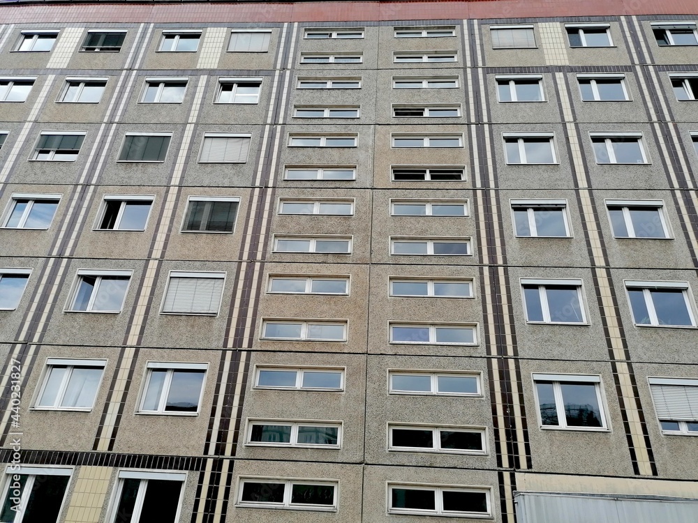 Fototapeta premium Fassade Plattenbau