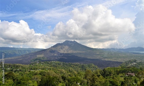 indonesie  bali  mountain  landscape  nature  sky  mountains  volcano  clouds  blue  forest
