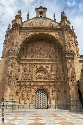 Detailed view at the San Esteban Convent front facade, gothic Plateresque style, Salamanca downtown © Miguel Almeida