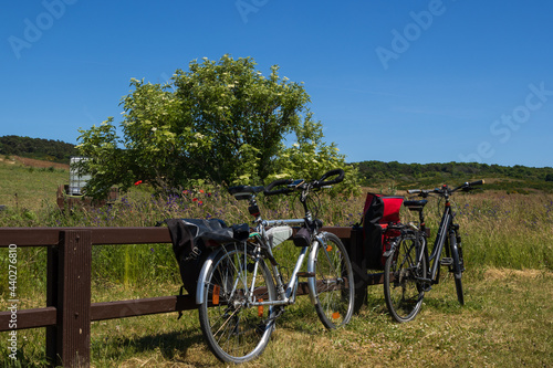 Fahrräder am Feldrand auf der autofreien Insel Hiddensee bei Rügen. photo