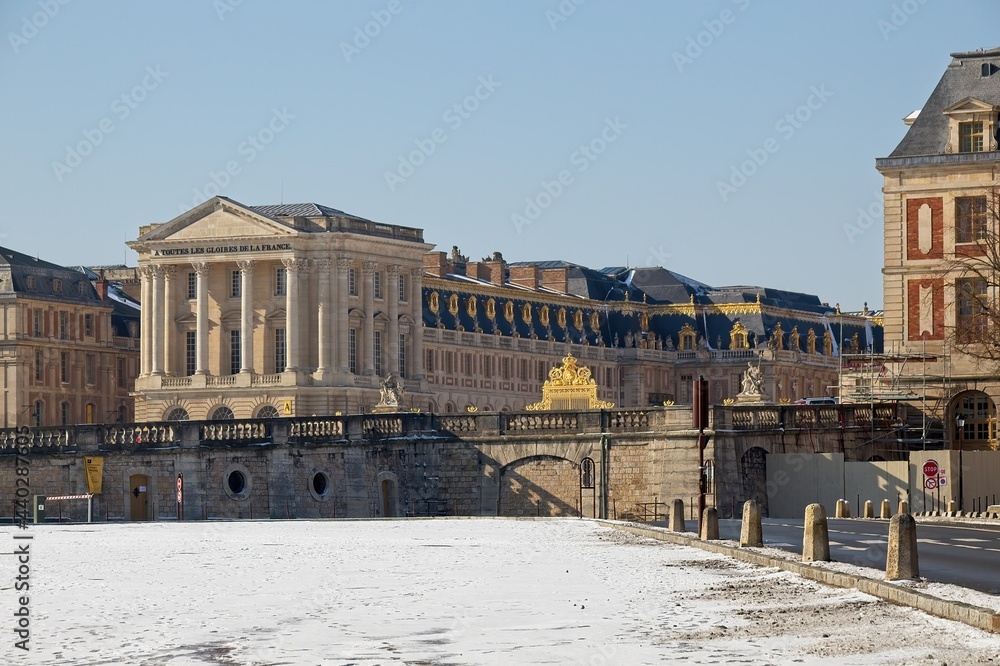 Naklejka premium winter palace in the city