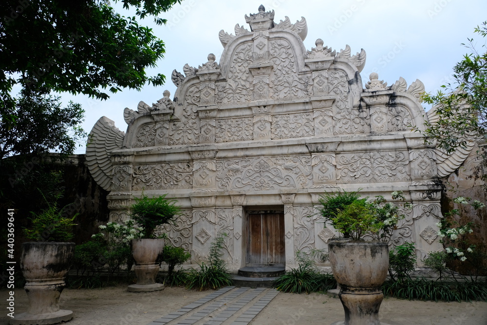 Fototapeta premium Indonesia Yogyakarta - Tamansari Water Castle - gate into Taman Sari
