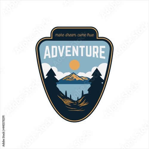 emblem patch logo badge national park mountain outdoor illustration vector