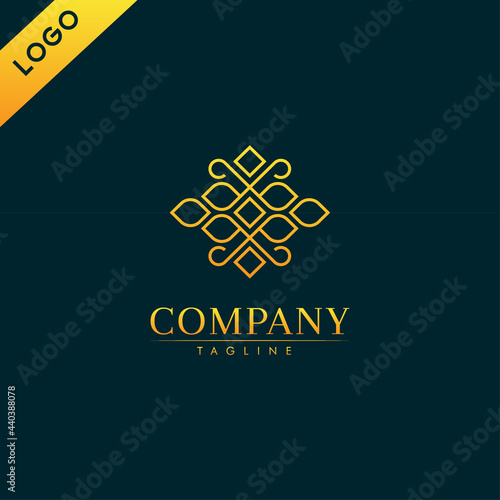 Minimalist logo, simple, elegant, beauty suitable for your business in the field of beauty, cosmetics and the like.
