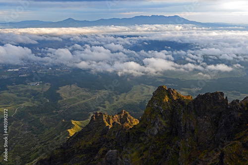 阿蘇山（高岳・中岳）登山「鷲ヶ峰・虎ヶ峰と雲海」