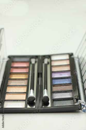 Eye shadow palette
