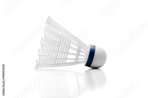 Federball isoliert auf weissem Hintergrund