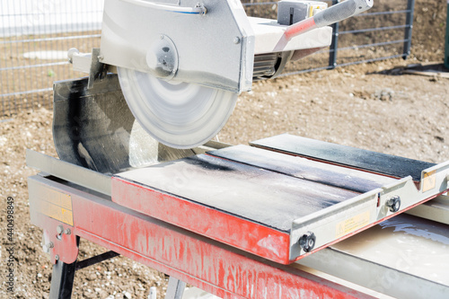 Pflastersteine Sägen - Tischsäge Nassschneider 