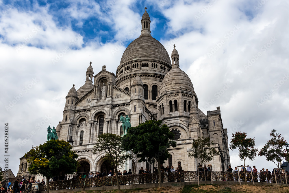 Basilica of the Sacré-Cœur, Montmartre, Paris France Basilica of the Sacré-Cœur, Montmartre, Paris France