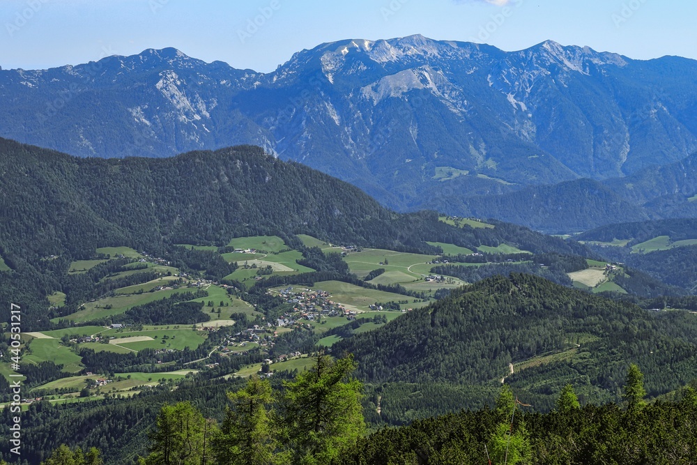 Blick von Hutterer Höss auf Vorderstoder und Nationalpark Kalkalpen Blick von Hutterer Höss auf Vorderstoder und Nationalpark Kalkalpen