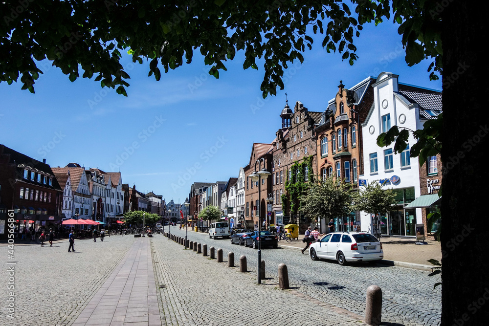 Husum Nordfriesland Altstadt mit Rathaus