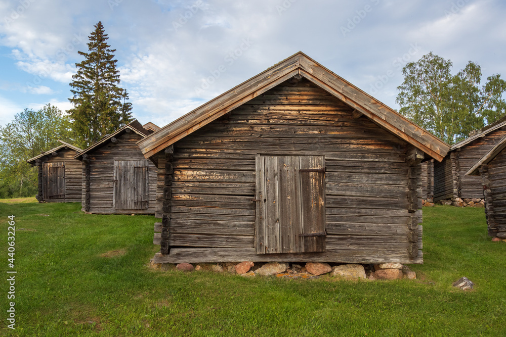 Obraz premium wooden cabins in the Swedish countryside