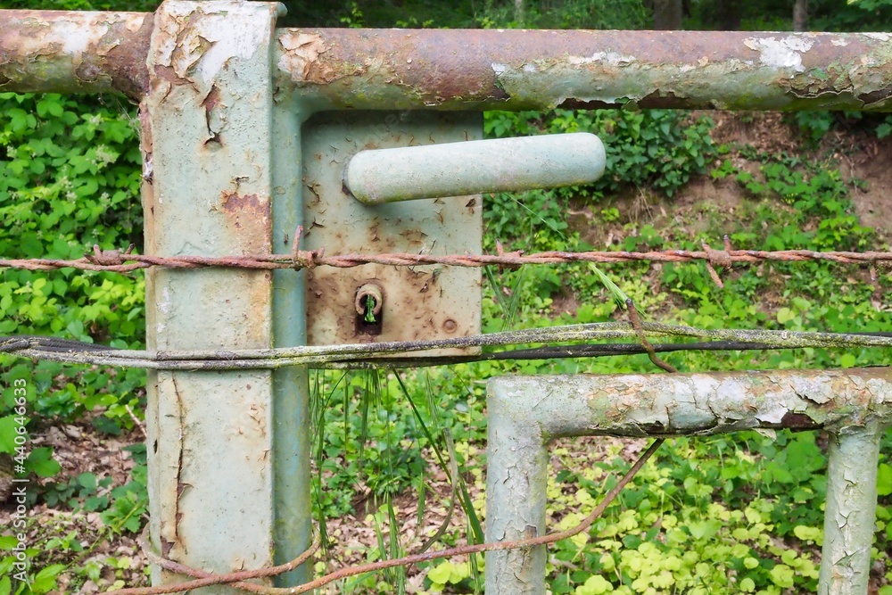 Türschließer mit Schloss 