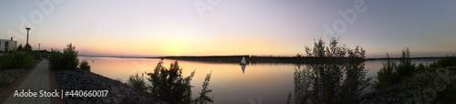 Fototapeta Naklejka Na Ścianę i Meble -  Sonnenuntergang am Zwenkauer See in der Nähe von Leipzig