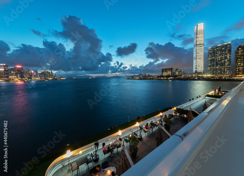 Canvas Print Panorama of Victoria Harbor of Hong Kong city at dusk