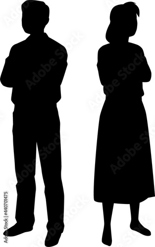 いがみ合う男女