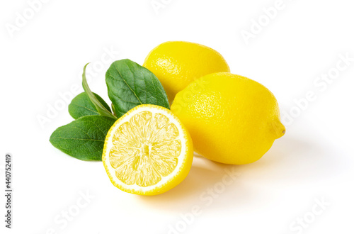 Lemon and lemon leaf. レモンとレモンの葉   © Kana Design Image