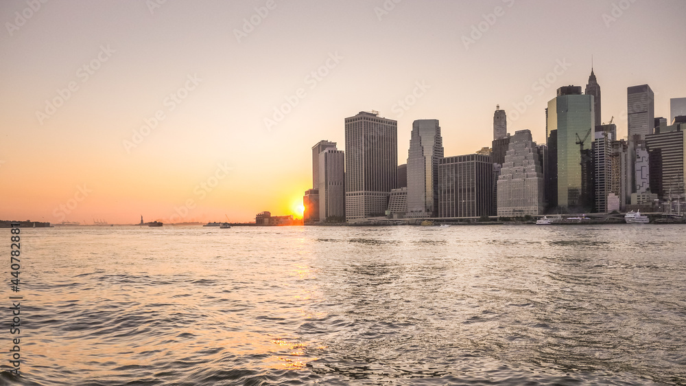 Ile de Manhattan au soleil couchant