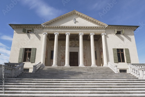 Tableau sur toile Villa Badoer is a villa in the Veneto region designed by Andrea Palladio