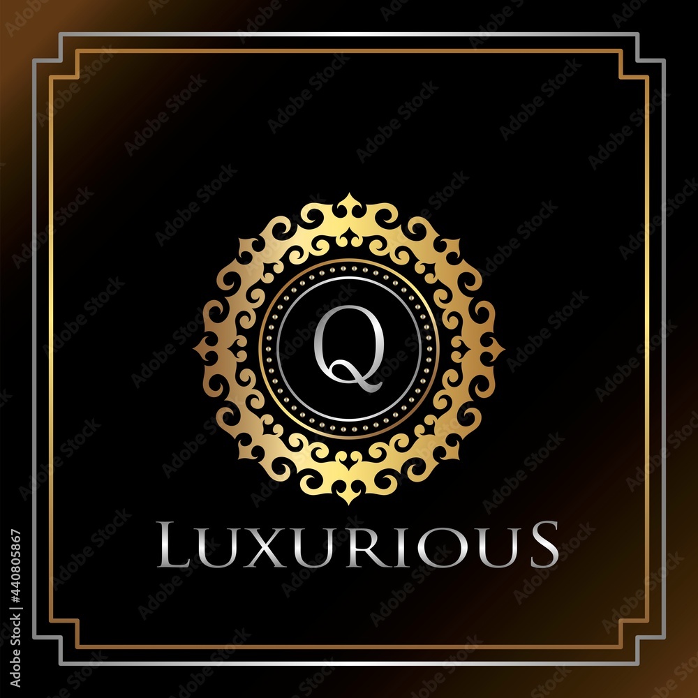 Naklejka premium Gold Luxury Ornate Badge Q Logo Letter. Elegance Ornate Decorative Luxury Initial Logo Template.