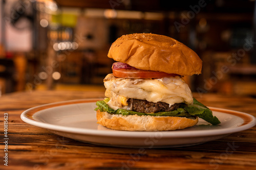 Hamburguesa con queso  blanco