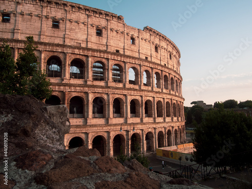 Roma Colosseo con tramonto d'estate 