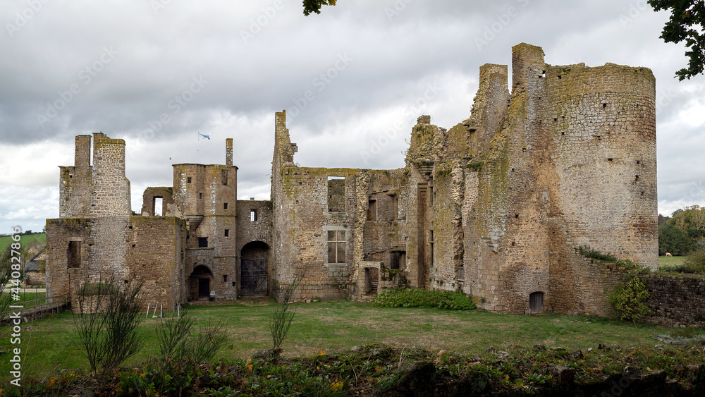 Les ruines du Château de bois Thibaut