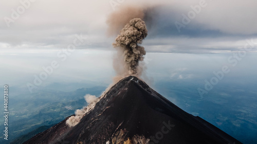 Volcan de fuego, explosion cratère de feu