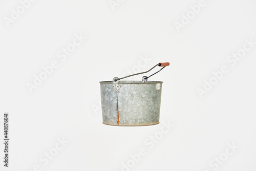 ブリキのバケツ