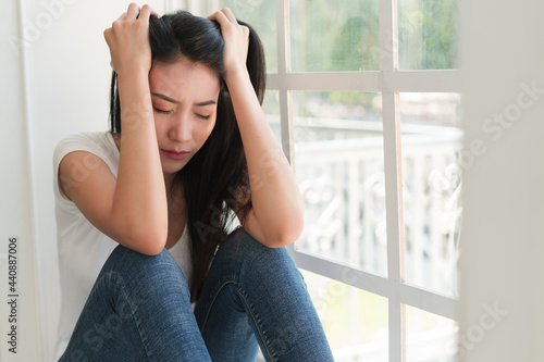 woman having headache