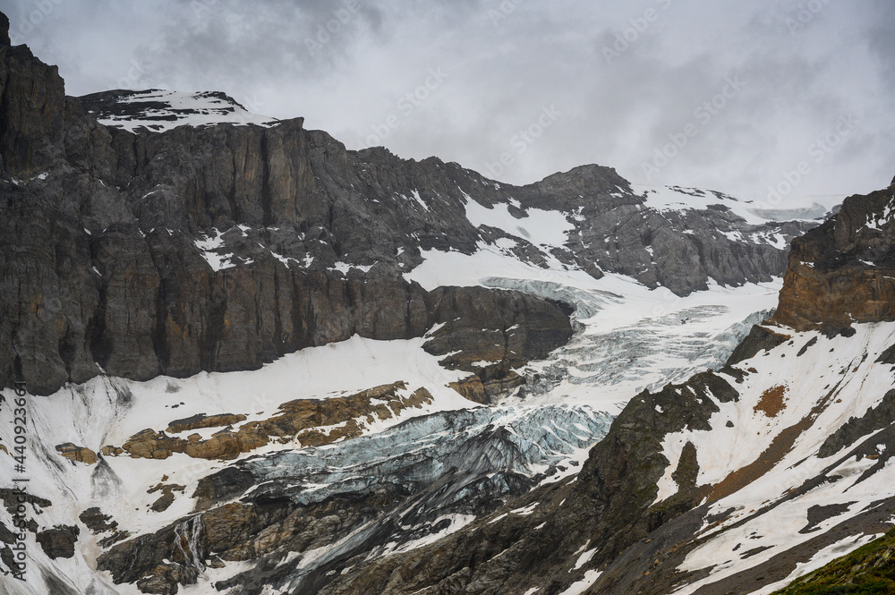 Obraz premium view from Fridolinshütte SAC towards Biferten glacier in Glarus Alps