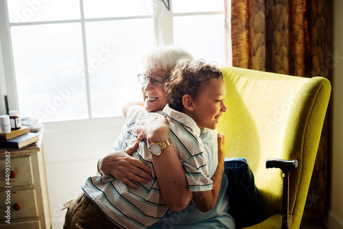 Cuadro en lienzo Grandma and grandson hugging together