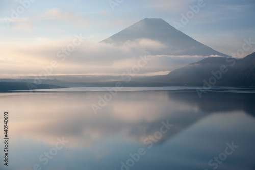 本栖湖の富士