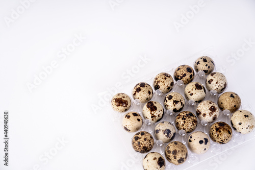 Wachteleier in der Schachtel 