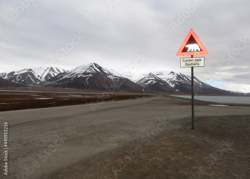 Verkeersbord, Roadsign; Longyearbyen, Spitsbergen photo