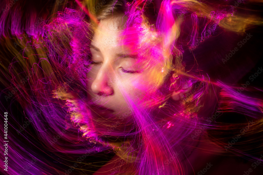 lightpainting portrait, new art direction, long exposure photo without photoshop, light drawing at long exposure
lightpainting portrait, new art direction, long exposure photo without photoshop, light drawing at long exposure