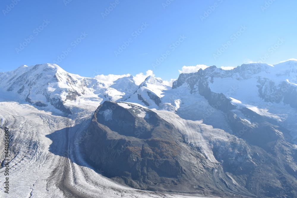 Obraz premium snow covered mountain