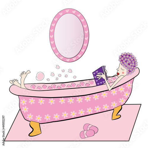 Mujer bañándose en bañera y leyendo un libro.