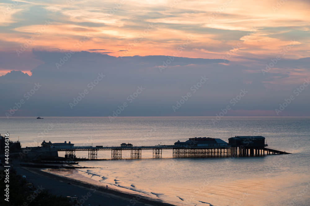 Fototapeta premium Cromer pier at dusk