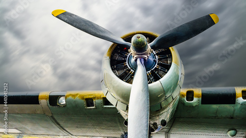 Fotografia Vintage world war two bomber airplane wing, engine and propeller