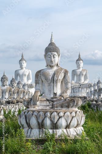 statue of buddha