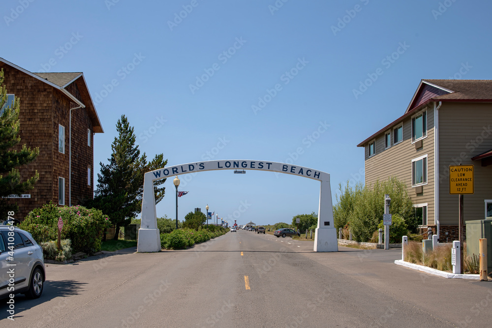 Long Beach Washington arch entrance to the ocean views and beaches. Long Beach Washington arch entrance to the ocean views and beaches.