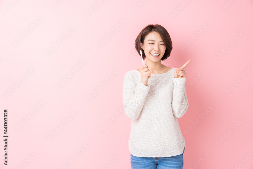 女性 歯磨き 女性 歯磨き