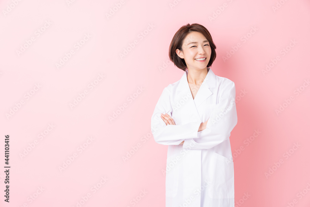 白衣の女性 白衣の女性