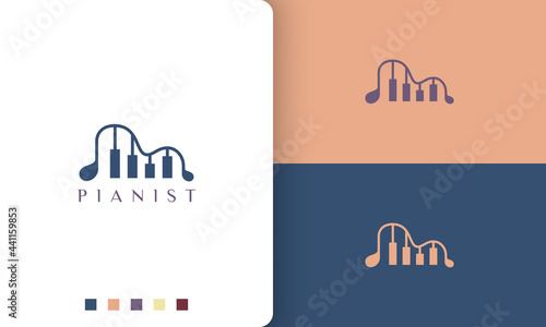 simple and modern logo or icon for piano app