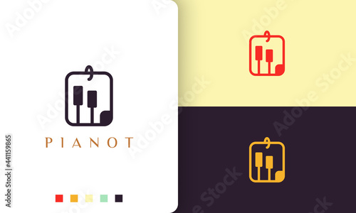 simple and modern logo or icon for piano software