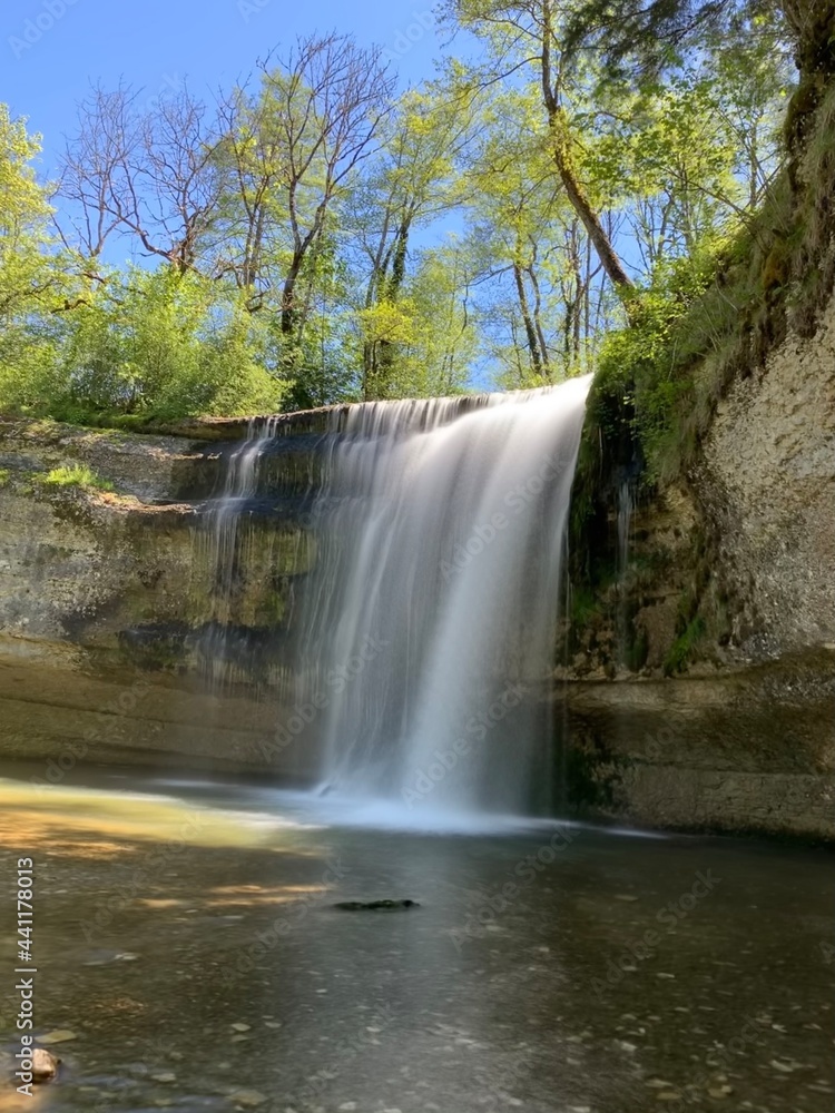 Obraz premium Cascades du hérisson dans le Jura en France