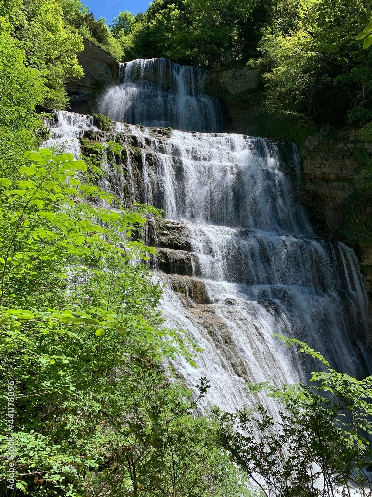 Cascades du hérisson dans le Jura en France Cascades du hérisson dans le Jura en France